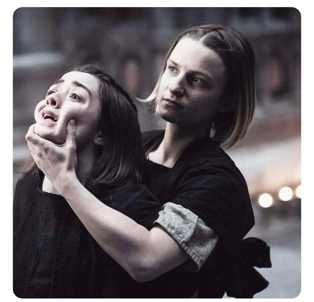 oyebajwey's tweet image. "tum to kehrhy ho you love pak army to phir yeh tweet kisny kee hai"