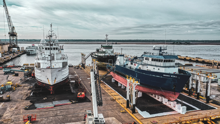 BAESystemsInc's tweet photo. Our Jacksonville shipyard team is ready to support our commercial customers. We have recently completed a variety of projects. Are you ready for our services? Learn more: https://t.co/EAIH2oYGfP 
#shiprepair #shipyard #drydock #tugboat #maritime https://t.co/bU3DkMBZH2