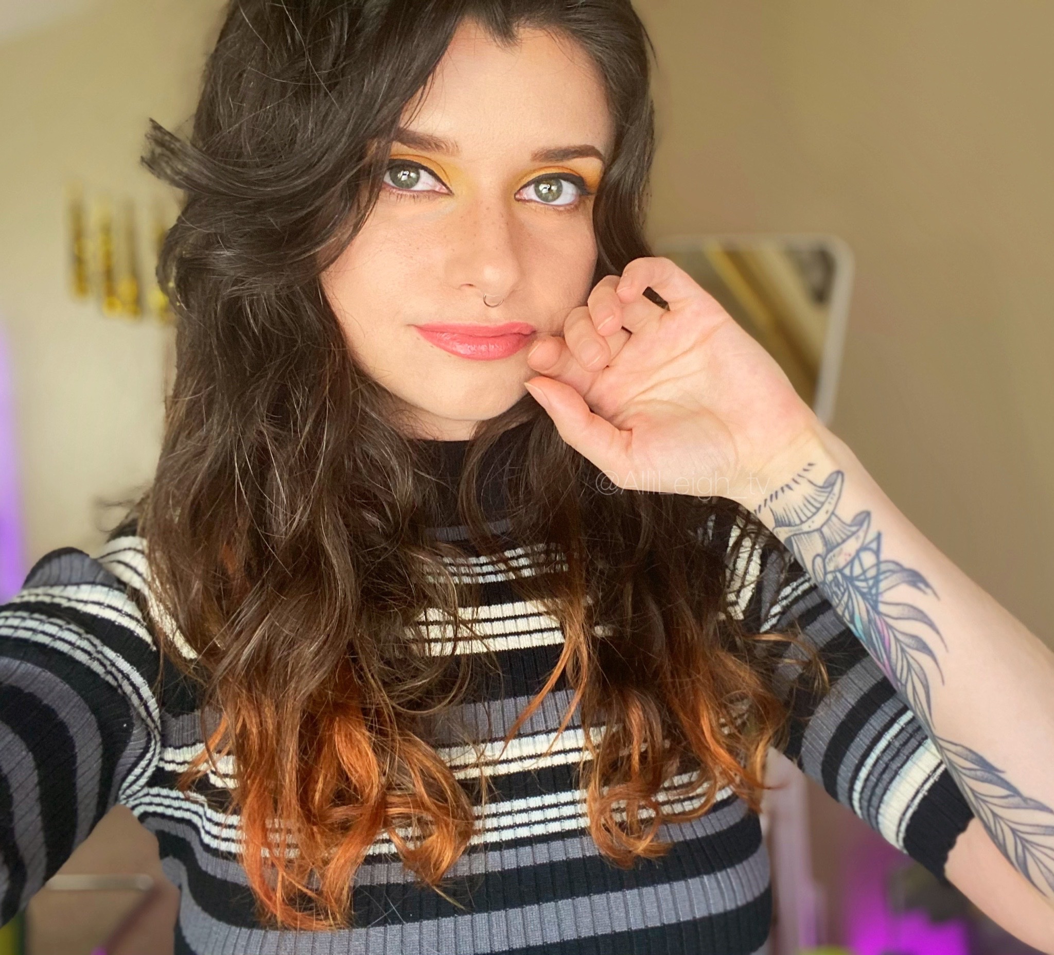 Alli Leigh ❄️🛷 on X: my surgery is tomorrow~! 🏥 I have a fun goal + menu  up to help💚 ALL tipsmonetary support is massively appreciated while I get  through this with