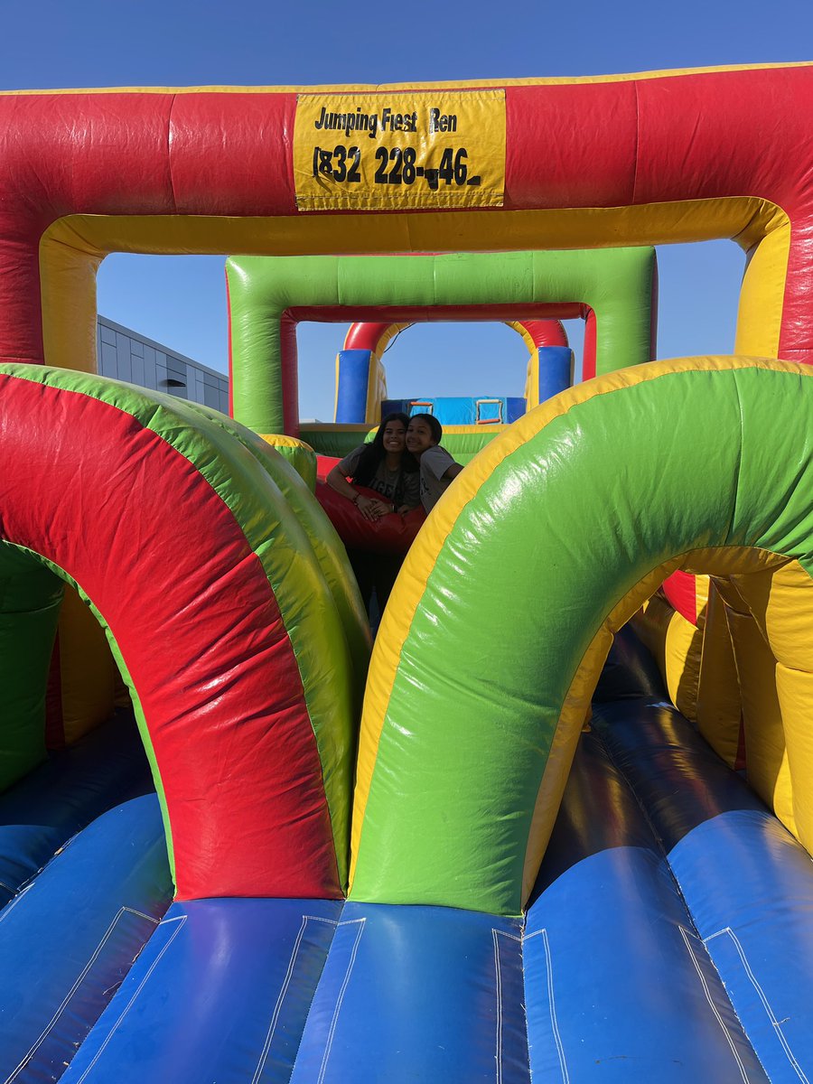 KCTigerSoftball's tweet photo. Field day fun @FoxPEKISD! https://t.co/EUG0H4mAUi