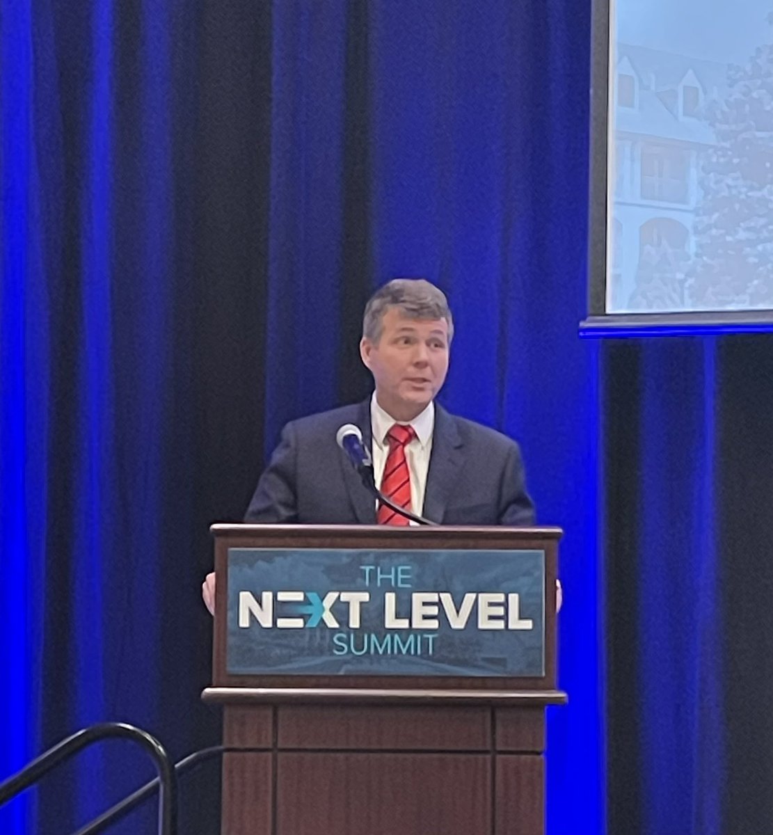 jimpagejr's tweet photo. Mayor @WaltMaddox of @tuscaloosacity providing an update on #ElevateTuscaloosa at The #NextLevelSummit. https://t.co/2nawD0cgWa