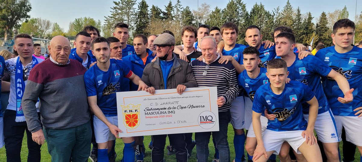 fedfutnavarra's tweet photo. 🏆 𝗙𝗜𝗡𝗔𝗟 𝗖𝗢𝗣𝗔  @IMQnavarra

🤝 Entrega de trofeos. 

🥈 Sub campeón ⤵️

@CD_LARRATE

👏👏👏👏👏👏

@cdamigo #Futbol #Navarra #CopaIMQ https://t.co/J4j1VUqKnf