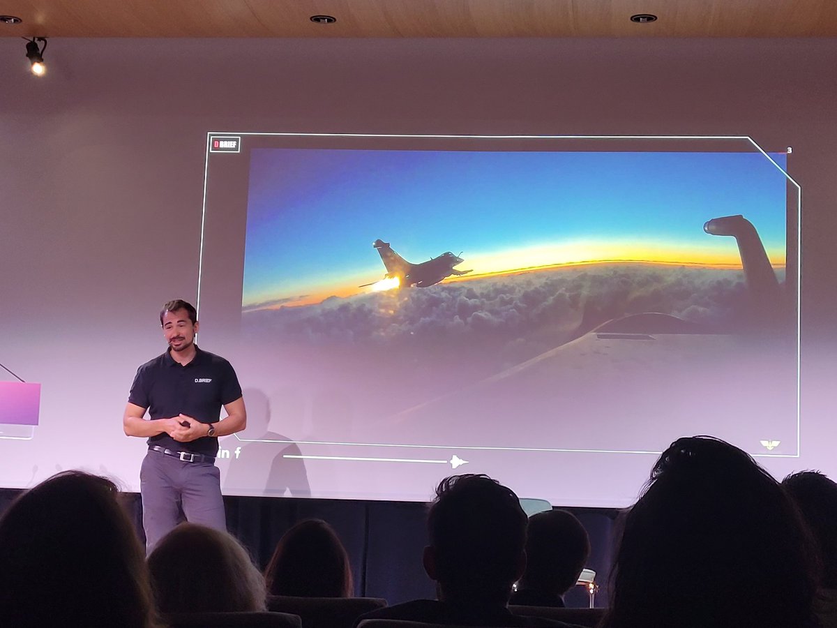 Pierre-Henri Chuet, ancien pilote de chasse, en keynote d'ouverture de l' #OEN. 1mn : la durée pour passer de 30m au dessus de l'eau à 15km dans le ciel ! #aero
