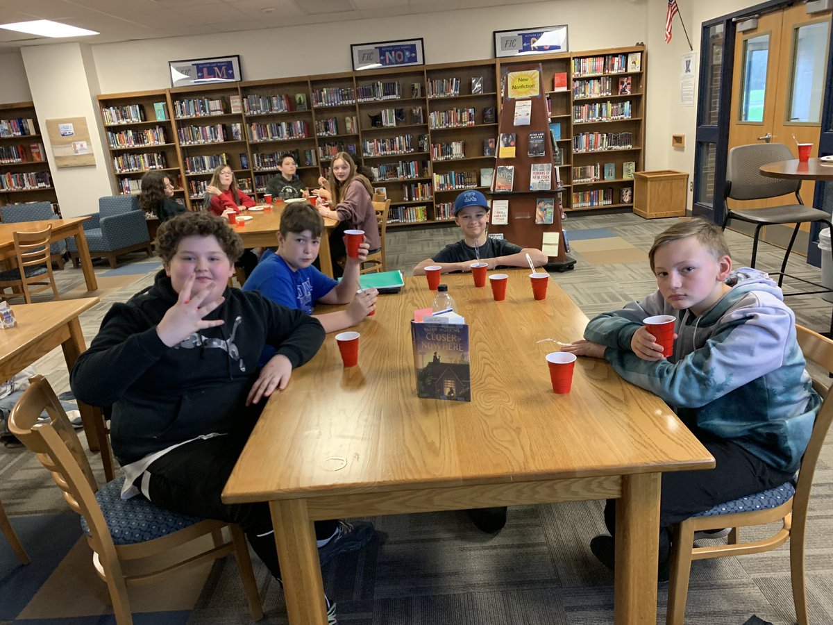 KJSHLibrary's tweet image. Middle School Book Club Finale is complete. 🙌🏻🥰📚Thank you to Mrs.Hammer, Mrs.Sweeting, and our high school volunteers for reading Closer to Nowhere by @EllenHopkinsLit with us. Hopkins will be at Rochester Teen Book Fest this year! #mslibrary @roctbf