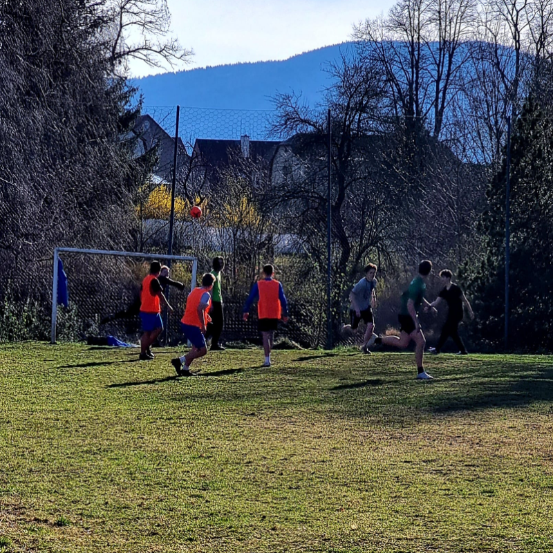 FIFPRO's tweet photo. Czech player union @CAFHCZ is donating their 2022 membership fees to support young Ukrainian footballers who sought refuge in the country.