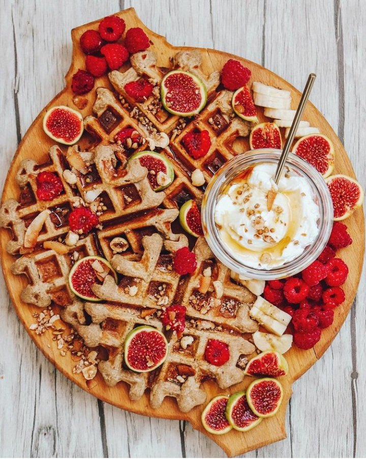 Alex52013122's tweet photo. Banana Oat Waffles πππ₯₯π§
Decorated with figs and raspberry
#delicious #healthy #perfectrecipe https://t.co/7ieL2NJGmR