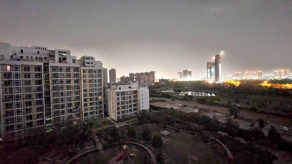 ikanishktyagi's tweet photo. @UPPCLLKO @UppclChairman @myogiadityanath @ptshrikant @narendramodi @PMOIndia @CeoNoida
@dmgbnagar
This is the current situation in jaypee wishtown sector 128 noida
frequent powercuts everytime.
summers are yet to start.
We pay highest maintenance in Noida.
#BuilderNexus https://t.co/lmKVfXeWDG