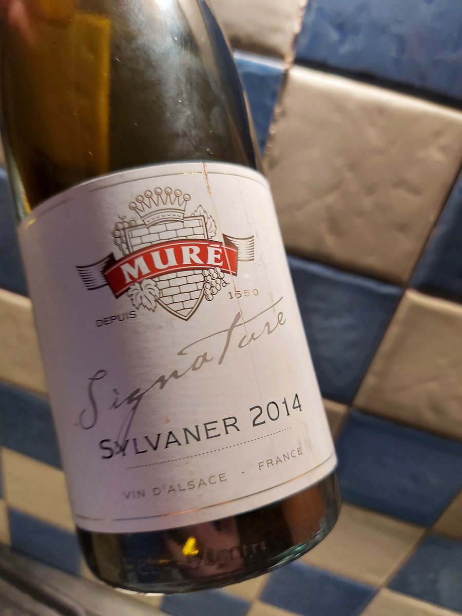 ICYMI my latest review on #FranklyAlsace is this aged #Alsace #Sylvaner from @Veronique_MURE an underrated grape that can excel in the right hands 👉alsacewineireland.com/2022/04/11/win… @cara_vino @SteveKubota @Fiery01Red @damewine @PennySadler @ricasoli99 @wine1percent @masi3v @Effiwine