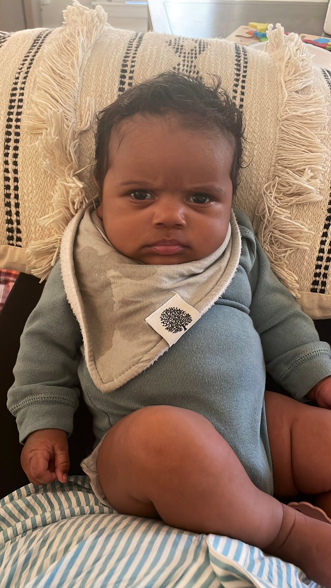 SherileeMaxcy's tweet photo. But I love these kids and am thankful for the little blessings they are.

Spit up queen says: “you’re welcome” https://t.co/Fwbcw7cPiJ