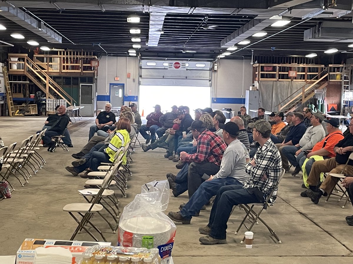 Tuesday (4/12) I was at the DOT facility at Exit 15 off I87, and today I was at the DOT facility on Troy Rd in Rensselaer to talk about 811, gas and electric safety with the groups. Thanks to John Laveglia from <a href="/NYSDOTAlbany/">NYSDOT CapitalRegion</a>  for setting these up.