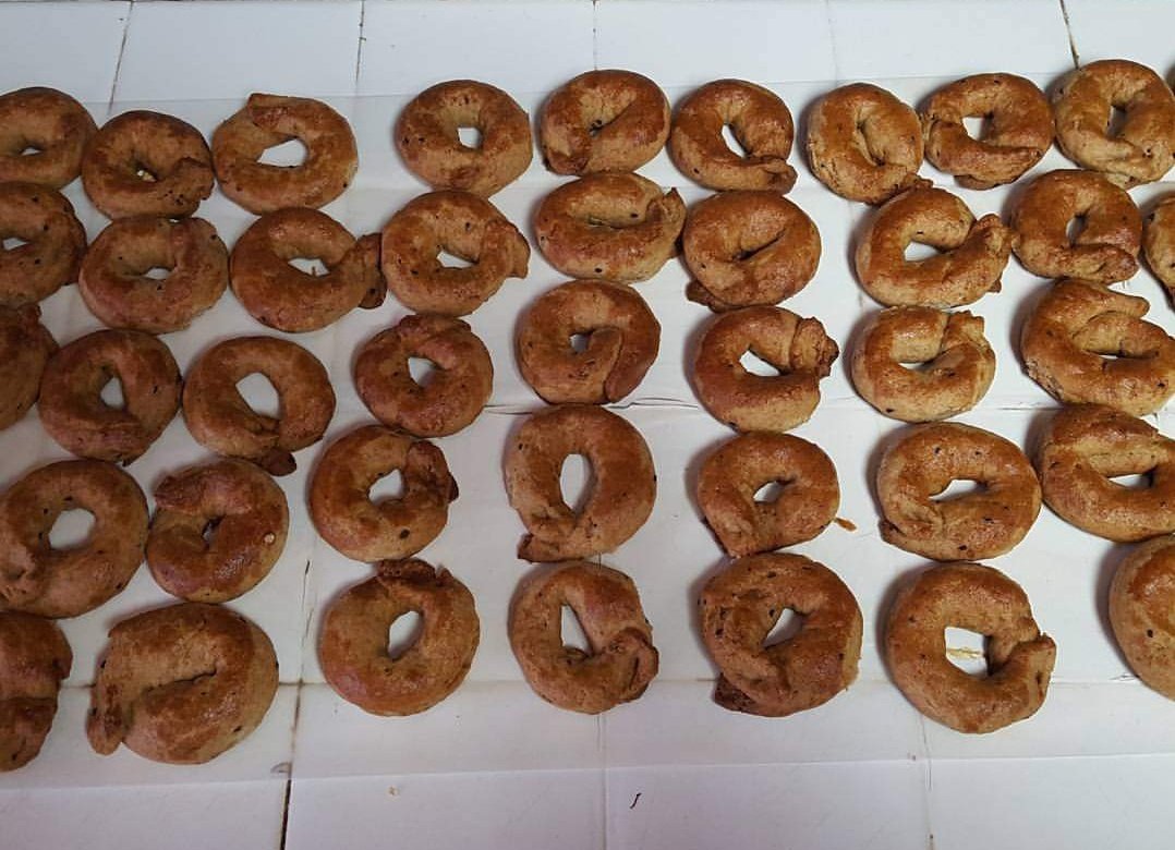 SunnyDietitian's tweet photo. You know it is a holiday when there is Kouloundja in the house.

#Kouloundja #Holiday #Easter or #Christmas #Armenian #Cookies from #Ourfa #OurfaCuisine
#ArmenianCuisine #Cuisine

#ComfortFood #Delicious #Yummy https://t.co/usJdLjwBCD