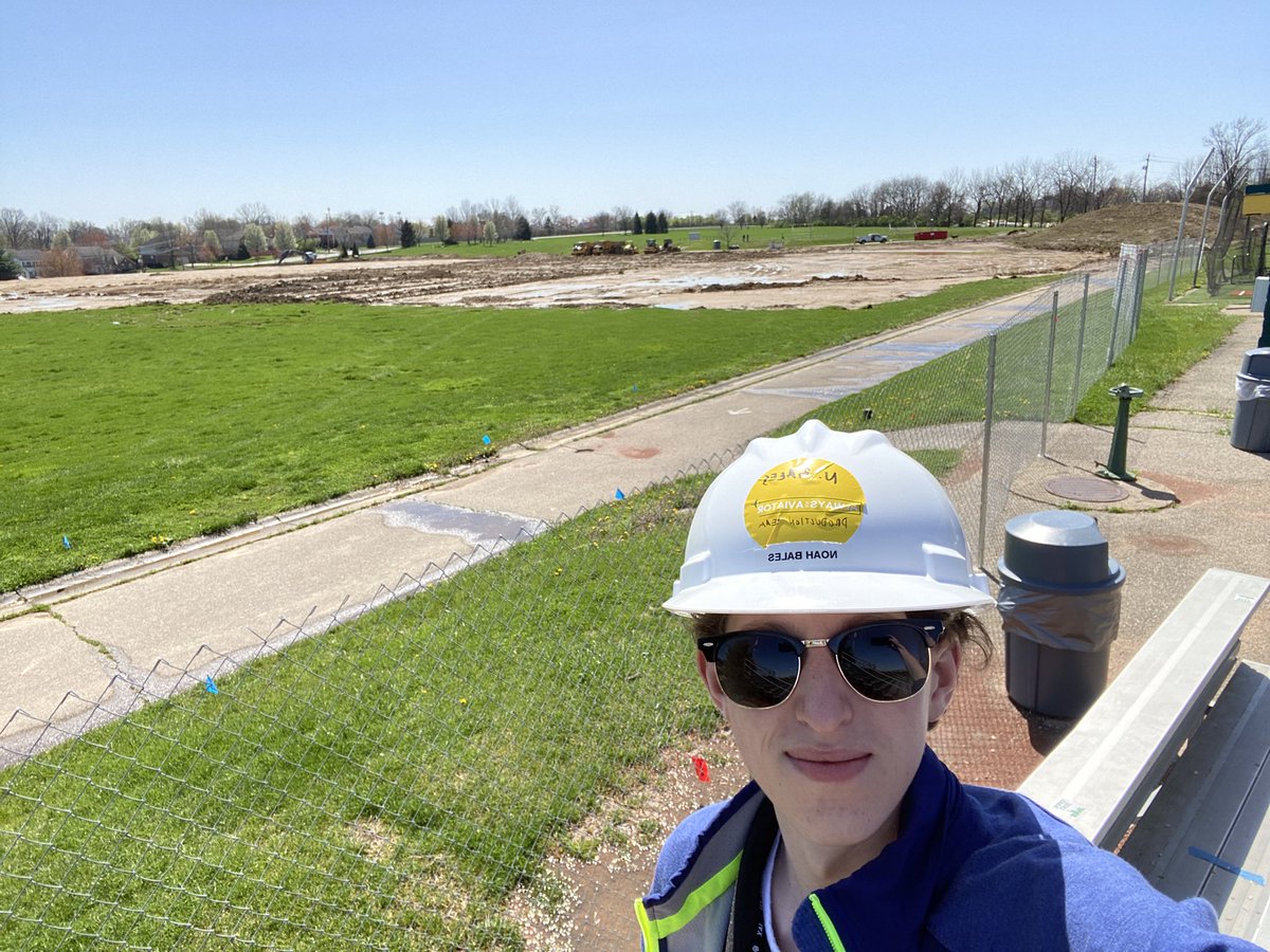 Today I checked out (from a distance) the Sycamore Stadium construction site. We are making tons of progress! 🏗👷‍♂️🏈#TakeFlightTogether #AlwaysAnAviator #GoAves