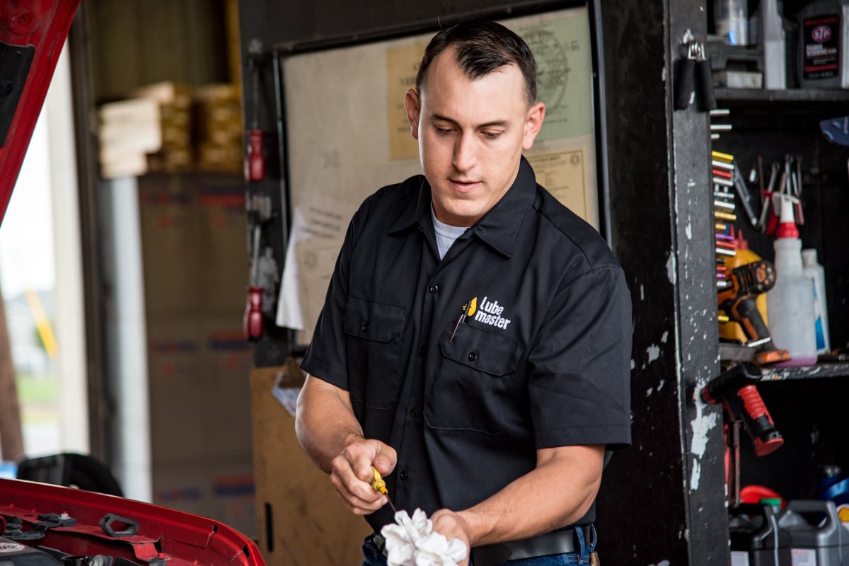MastersLube's tweet image. From general maintenance to diagnostics and repair work, our expertise is unmatched. See why we’re San Benito’s go-to auto shop by bringing your vehicle to us. #LubeMaster #OilChanges #FuelSystemService