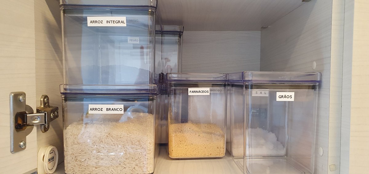 SECRETARIAPCOM's tweet photo. A despensa é um dos lugares com maior índice de desperdício de alimentos

Para não ter erro e nem bichinhos indesejáveis, use sempre potes transparentes, preferencialmente herméticos. https://t.co/ZLIsTRgXeV