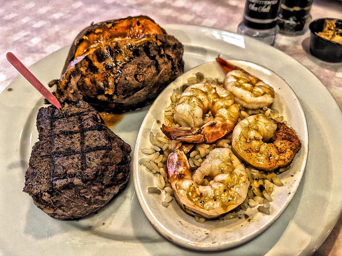 FishHardDave's tweet image. Had an excellent meal at @MannysChophouse in Haines City! Great service as well! Crazy busy place! #SteakNShrimp #FreshlyButchered