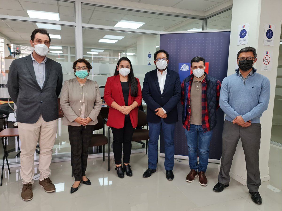 En el marco del trabajo colaborativo del proyecto Empleo Región, seremi Camila Cortés <a href="/Cami__CR/">Cami Cortés R.</a> se reunió con el equipo IDEAR-UCN y Cyties a cargo de ejecutar la iniciativa que busca potenciar la empleabilidad local.