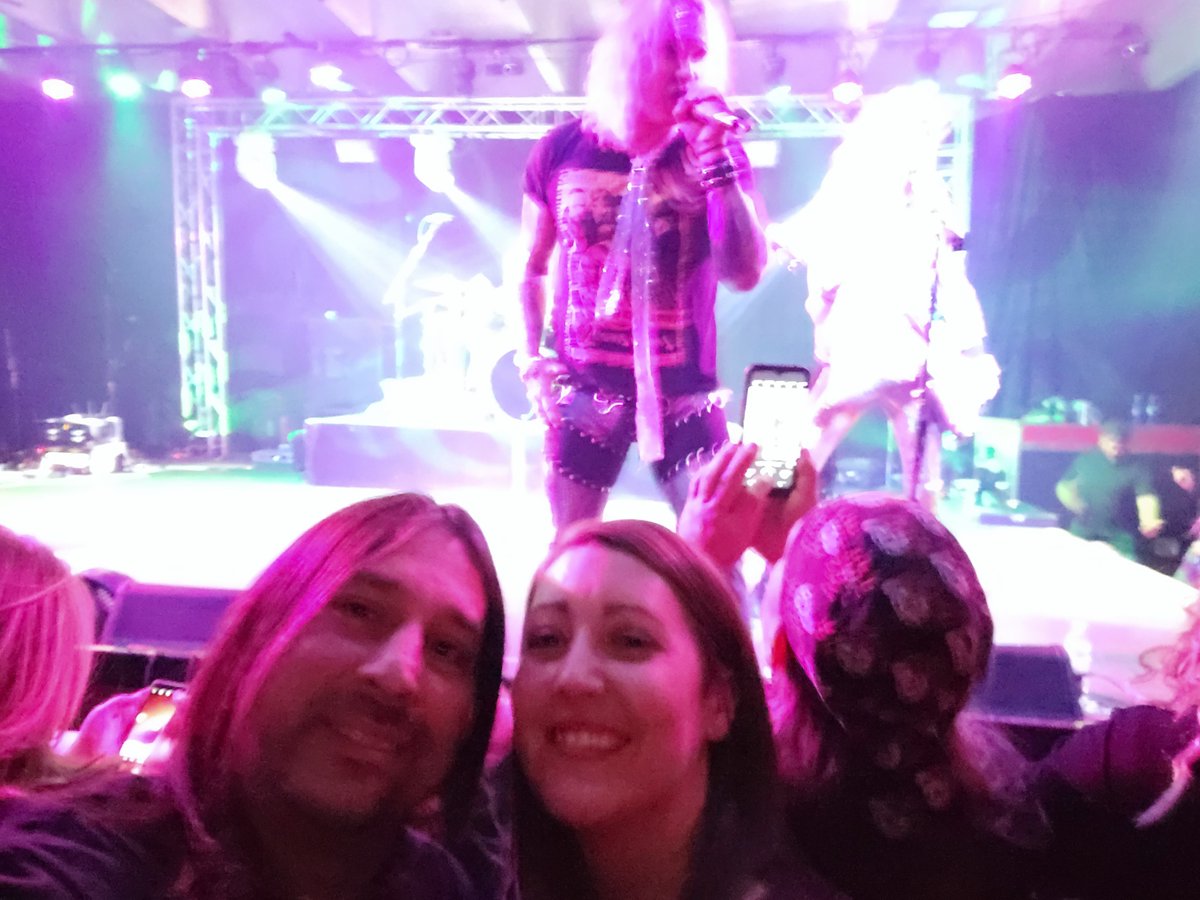 dan_chronicles's tweet photo. Lets do a few #ThrowBackThursdayPic! This weekend #SteelPanther comes to town. This will be my 4th time seeing them! Always a great show! I cant wait! Of course I will have my #Dans420Chronicles #ConcertReview and #ConcertPics a few days after the show
https://t.co/DG86iopg2E https://t.co/QRxX9U8WKu