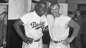 baseballinpix's tweet photo. Jackie Robinson and Pee Wee Reese in the 1950's. #JackieRobinsonDay https://t.co/iYTttHfh2p