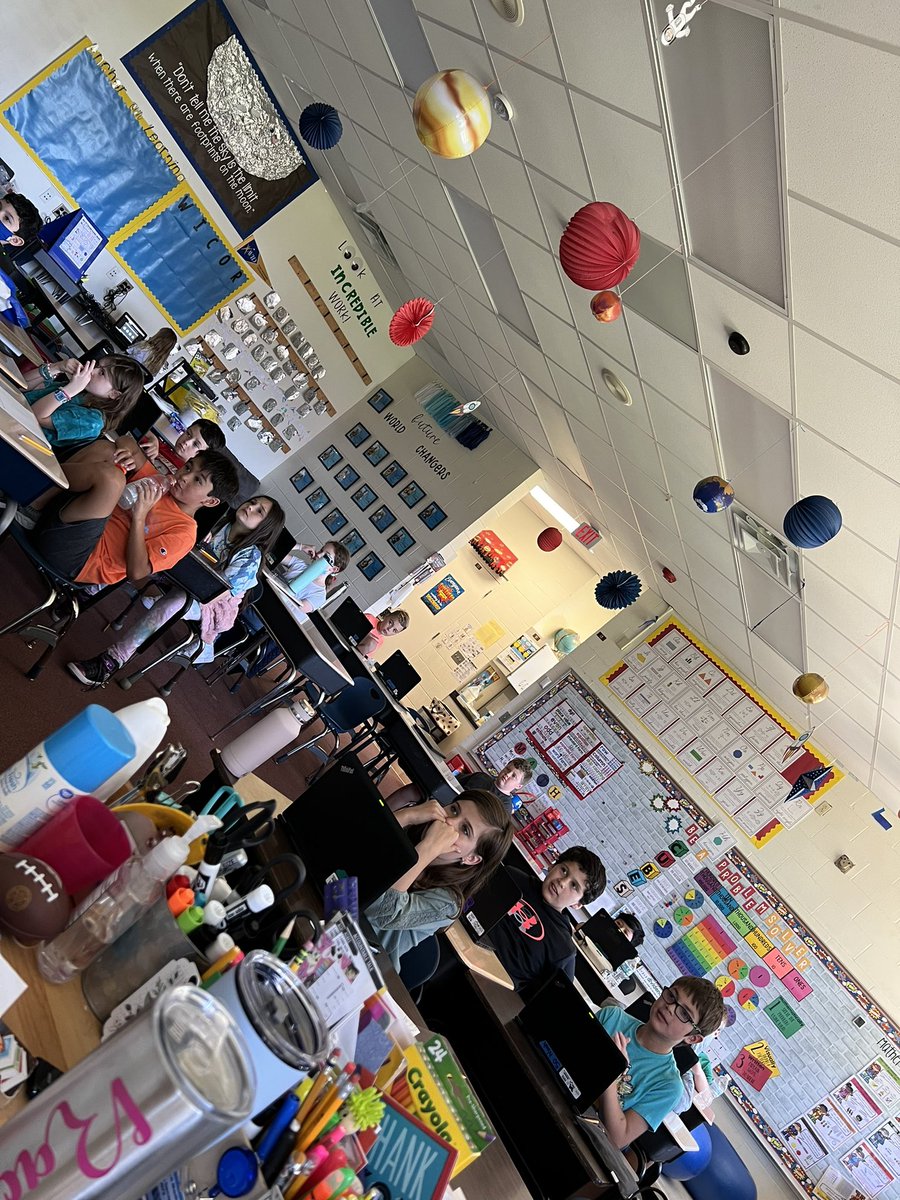 When 2 SS start talking about the stock market &amp; how they watch the stocks with their dads and the rest of the class asks “what is that?” … We do an impromptu lesson &amp; let the 2 that do know lead. The kids LOVED a learning about this! <a href="/scesbobcats/">Spruce Creek Elem.</a> #lifeskills #whenkidslead