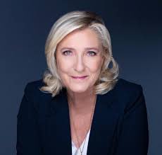 MathieuPccrrta's tweet photo. 2017 : Emmanuel Macron
66,10 % VS ￼Marine Le Pen
33,90 % https://t.co/AUCCxKZn0c