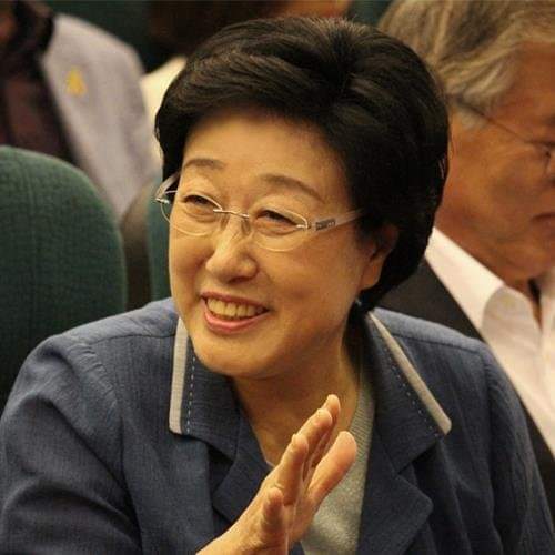 dead333's tweet image. 이번 지선에서 이기려면
서욼에서 바람을 일으켜야 핟다고 사료되어 김히 서울시장 후보로 이분을 추천 드리느 바입니다.