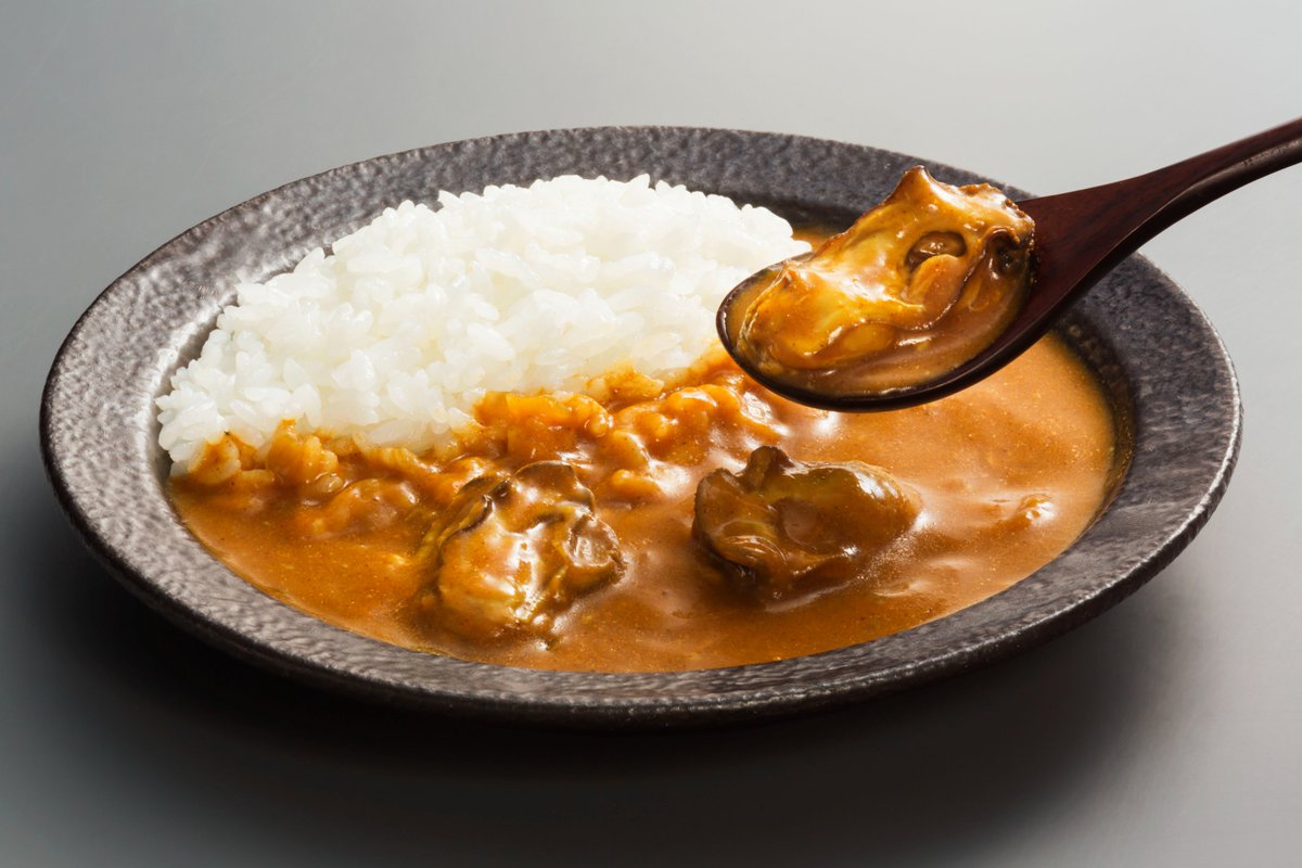 jf_hiroshima's tweet photo. おはようございますカッキー！
お久しぶりですカキ♪

昨日「VS魂」しゃんでご当地レトルトカレーの対決をしていましたが、広島県からは広島県漁連の「牡蠣カレー」を紹介して頂きましたカッキー！
広島県漁連のHP等で購入出来ますのでゼヒゼヒ遊びに来てくだしゃいカッキー！
https://t.co/LVvvoJiWbb https://t.co/5cmuKlxGZ8