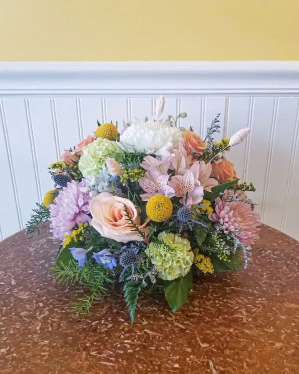 CafeFloraNJ's tweet photo. Have you placed your holiday centerpiece order yet?

It's not too late!

Head over to https://t.co/OKTWmjDXzP to find this and many more designs!

#passover #Easter #jacquelinesflowersandgifts @CafeFloraNJ @FloristForYou #supportsmall #supportsmallbusiness https://t.co/waGPzKBJza