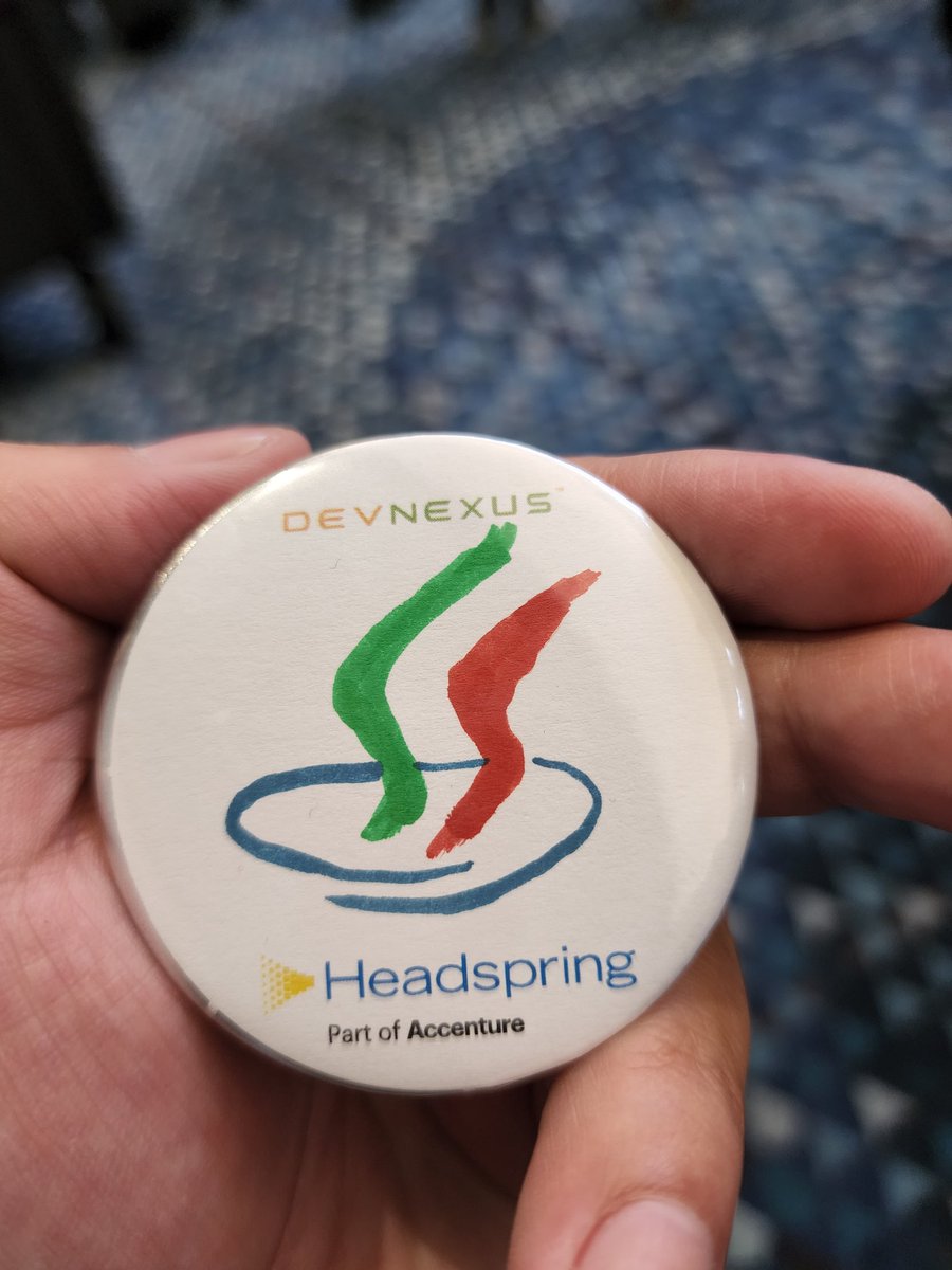 javamexico's tweet image. Our own self-made button! We promise to practice drawing for the next year 😅

Thanks @headspring! 

#DevNexus2022