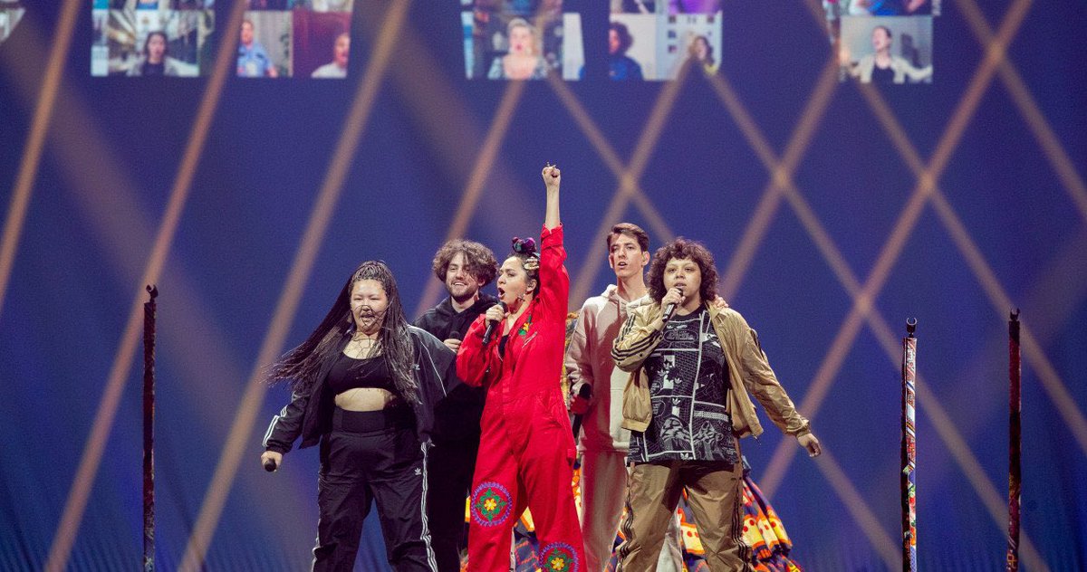 ESCitanews's tweet photo. Manizha ci porta sul palco la Russia che si ribella agli stereotipi ed imposizioni. Speriamo di rivedere presto questa Russia sul palco eurovisivo.
#eurorewind #Eurovision https://t.co/12MCE14sGD
