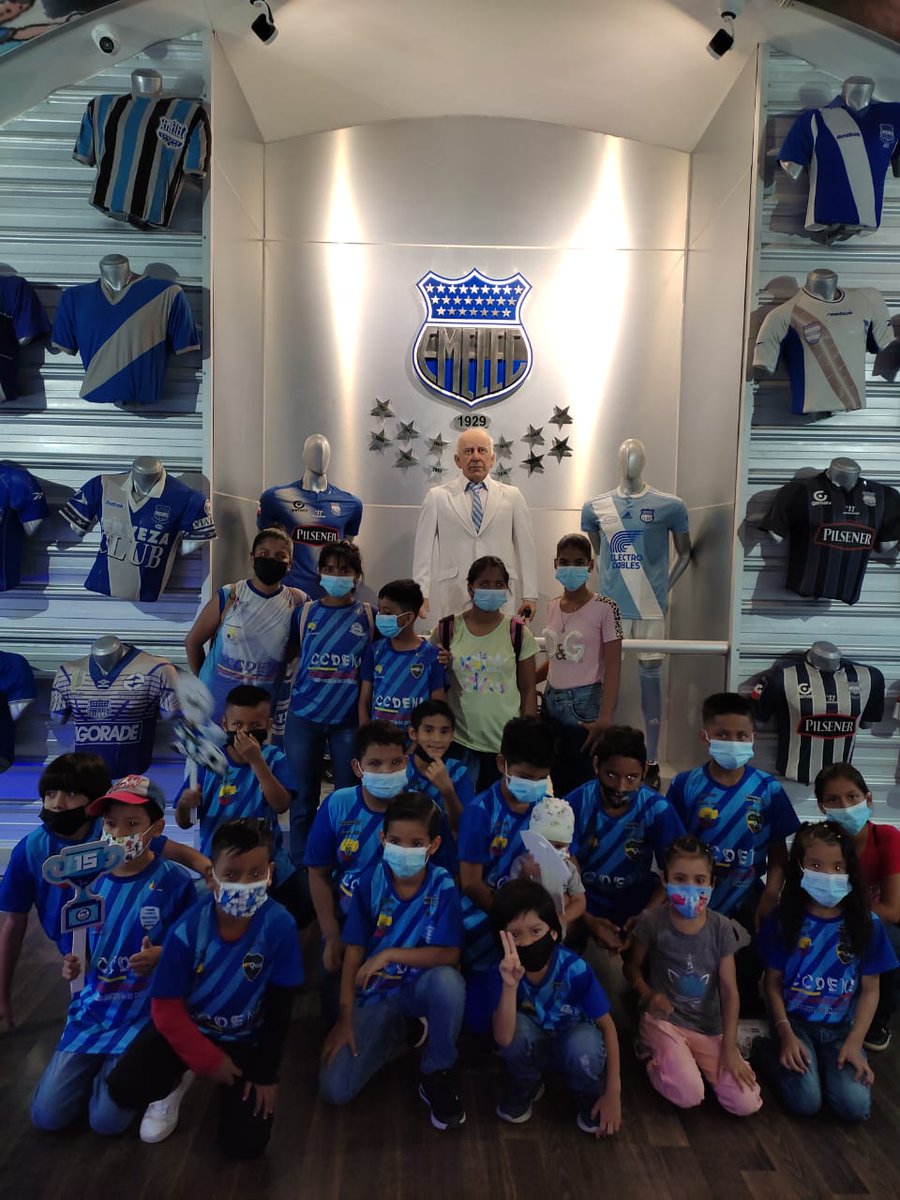 Muchas gracias al "Centro social comunitario de integración CCDENI" por venir y conocer la historia del primer campeón del Ecuador💙⚡️

¡Vuelvan pronto! 🤩🤟

#MuseoCSE   #AzulTodaLaVida   #CSE