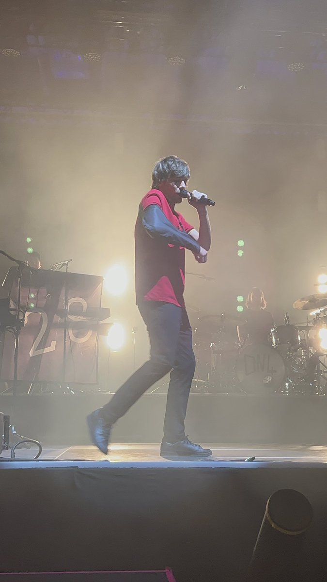 LWTPR0JECTS's tweet photo. Louis performing on stage tonight for #LTWTPoznan 

©️tbslprince https://t.co/zF390IeHTc