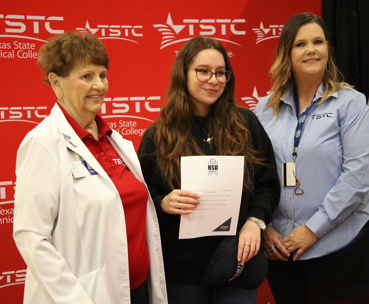 TSTCHarlingen's tweet photo. National CTE Signing Day was a great success today at TSTC in Harlingen. Many high school students committed to attend TSTC and will soon begin their college experience. #NC3SigningDay #TSTCproud #TSTCSigningDay https://t.co/5EfpNRlp9h