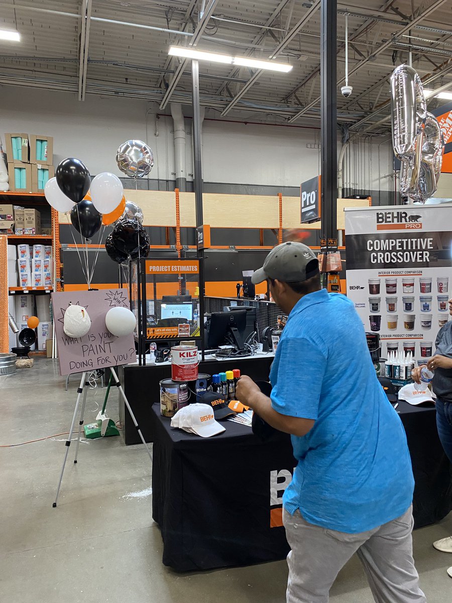 AmyClunie's tweet photo. Thank you 6570 for having us at your Pro Event this week! Lots of laughs and giveaways - Love these demos and we ain’t done yet! We ❤️ our HD Pros and this HD partnership we got
🤜🤛
@GLORIRIVASS @sam_camacho23 @Sarah_Behr_MN @RodneyBehrTrain @BehrSouthwest
✌️🧡🐻#LifeAtBehr https://t.co/g0KGXvMdJy