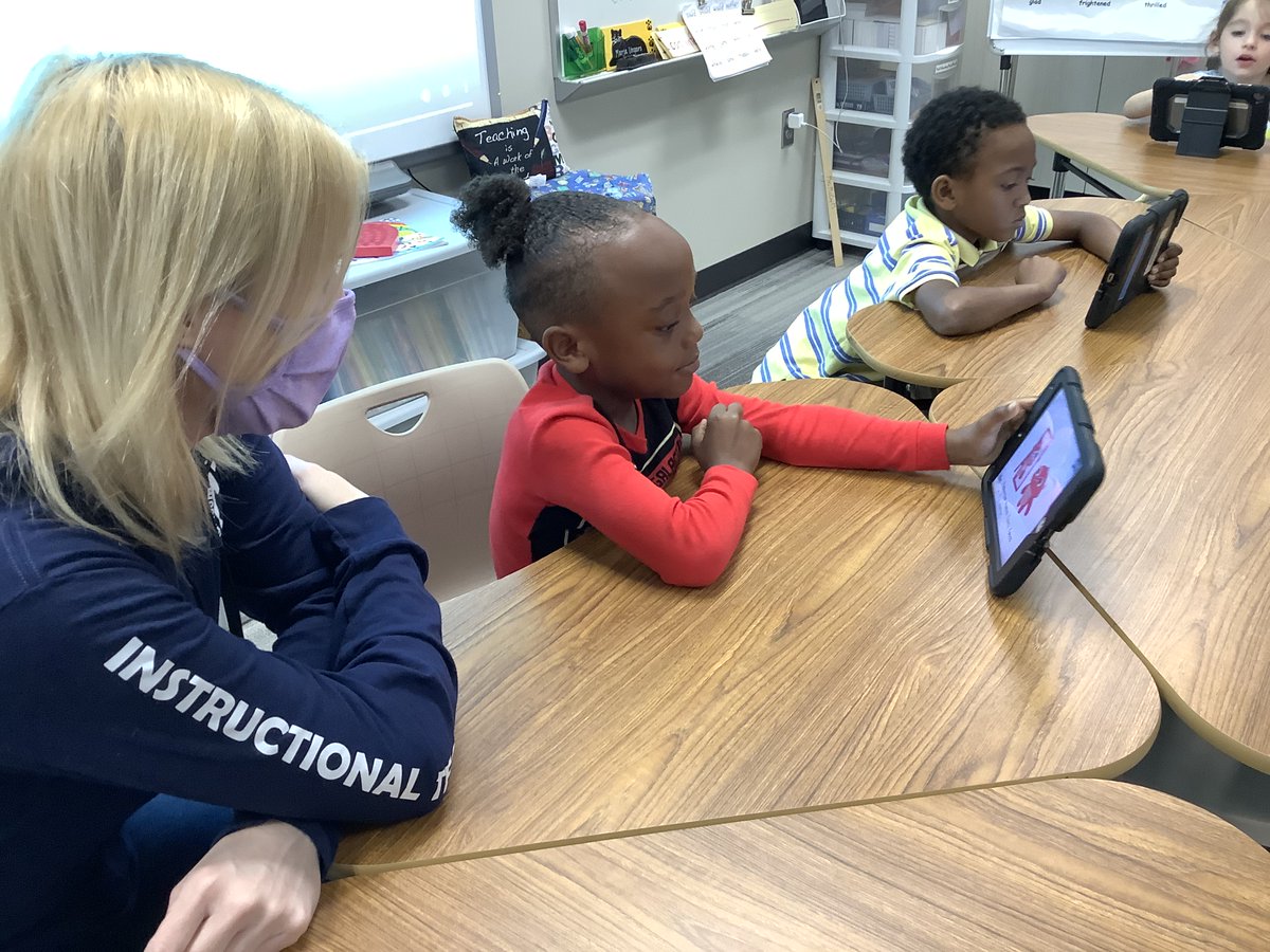 MPElemSchool's tweet photo. Learning our sounds, letters, and spelling new words with Originator. Kindergarten loved working in small groups with Ms. Galyen and Mrs. Ungaro. @MPElemSchool @MsGalyensClass @MariaUngaro9 #MPEweare1 #MPEweareone #Katyread #ktintervent https://t.co/hxvOtE0NUp
