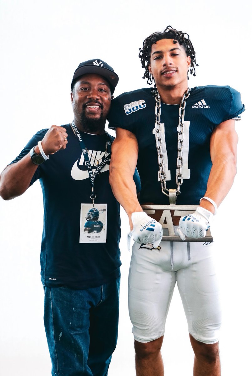 Andrewlacy17's tweet photo. Thankyou!!  @GSAthletics_FB and coaches @kwhit4 @CoachWillHarris @BryanEllisGS @GSCoachHelton for the https://t.co/GPYYXVolIM family and I had a great time at the visit and I am extremely blessed for this opportunity. @GMC_Football @rmchester00  @44rrhodesRhodes @BurksBlitz https://t.co/Taa11Nml7T