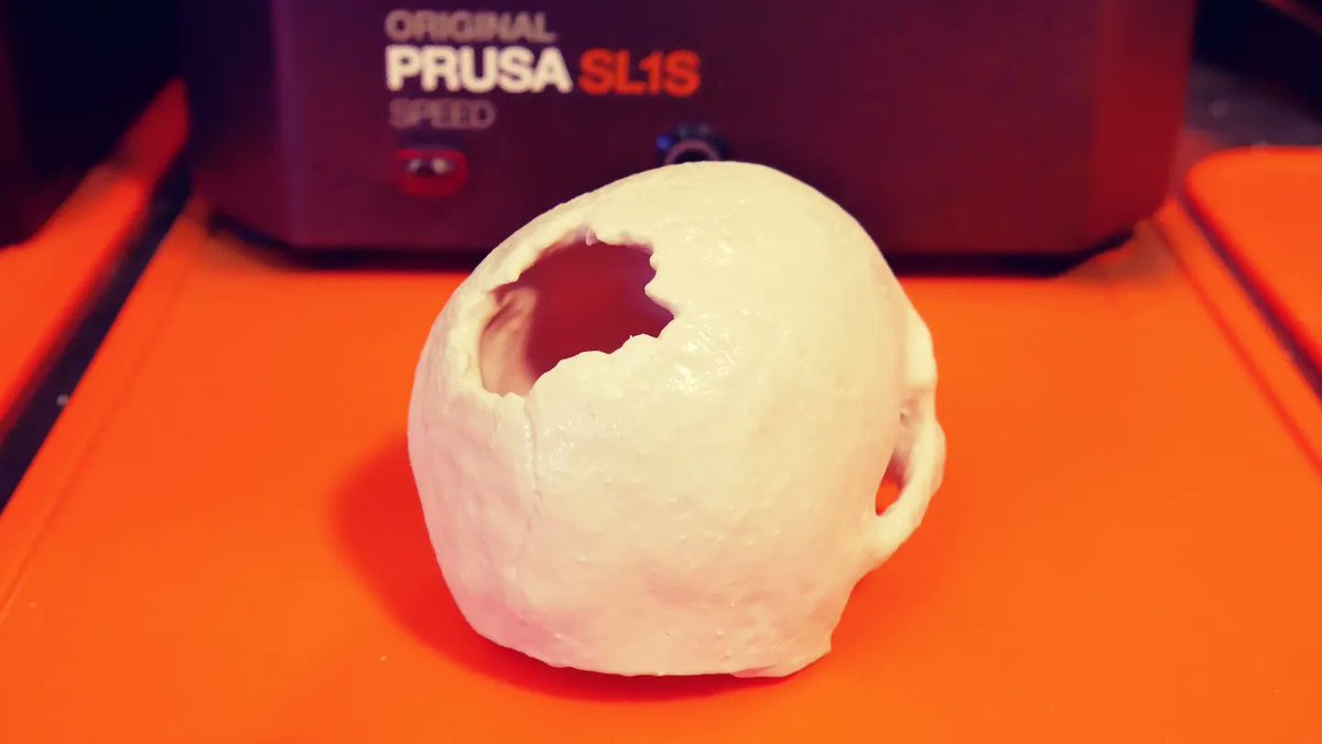 de3dprintman's tweet photo. Today I finished the print job for the #LeidenUniversity and I decided to print this skull as a present for with the order. It is printed in 50 micron in #Liqcreate Premium White on the #PrusaSL1S by @josefprusa. Print time 2 hours and 13 minutes.
https://t.co/oyTRxejCwi #3dp https://t.co/d3oRengVnk