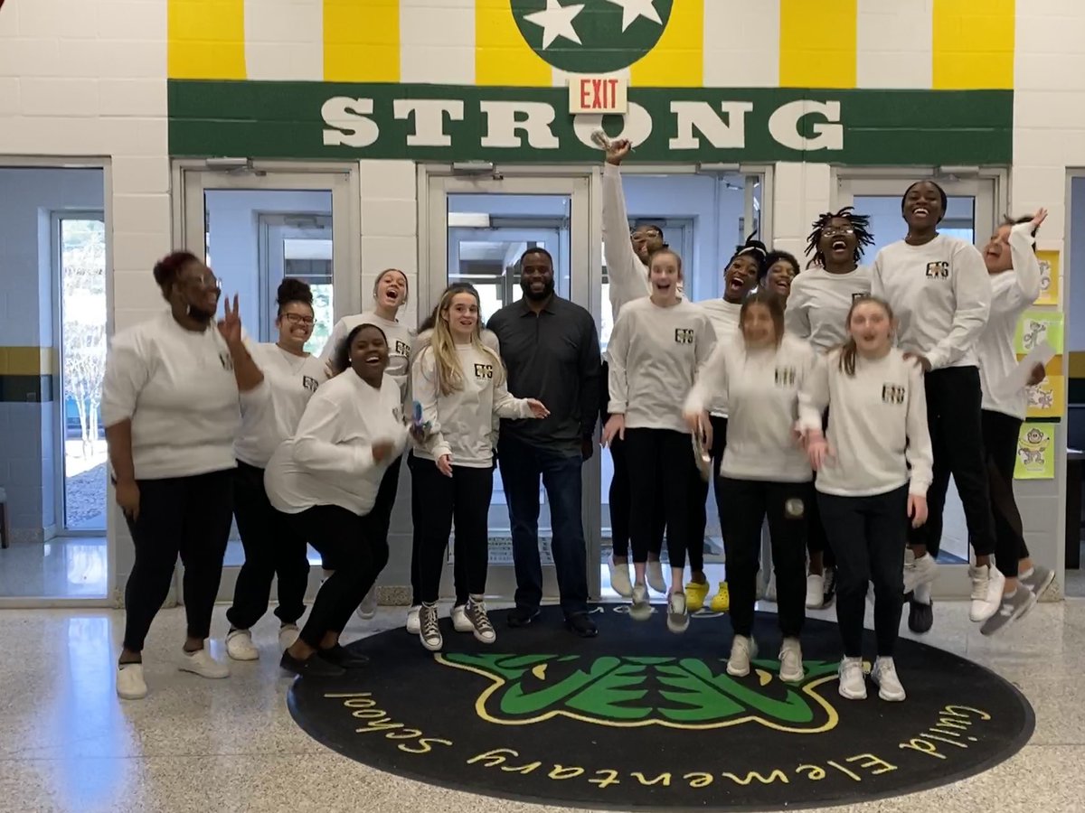 GuildElementary's tweet photo. Thank you Gallatin High School girls basketball team for supporting our Guild Gators! @mel_sawyers #guildgators https://t.co/GmZ8sGxq0Q