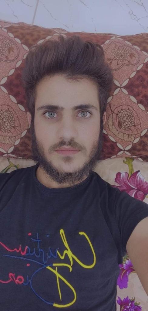 H19977h's tweet photo. أيــاك والضــ؏ـف فــ الله سنّــد لمّــن لا سنّــد لــه..🖤 https://t.co/kLKpzjkWcS