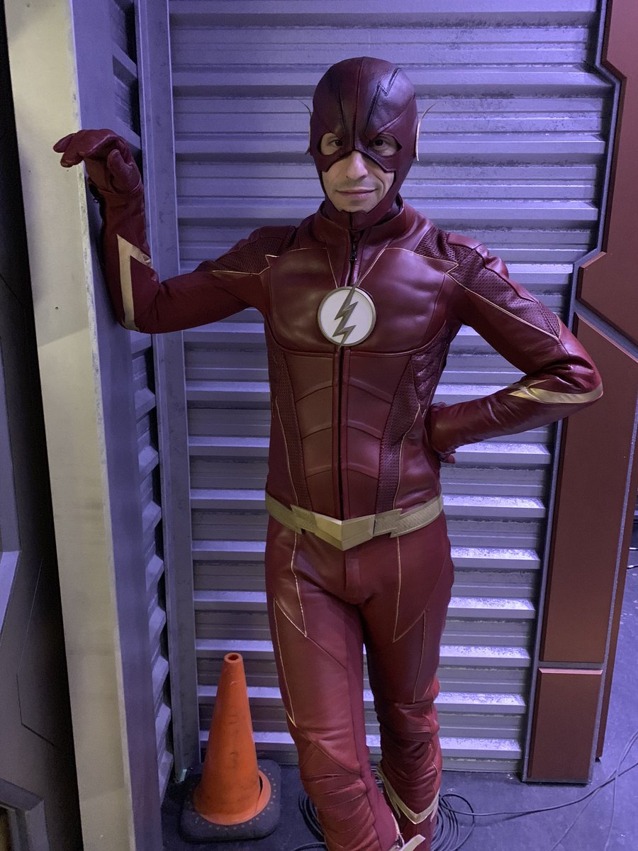 caitylotz's tweet photo. Yup #RenewLegendsOfTomorrow https://t.co/UC0p3Muue4