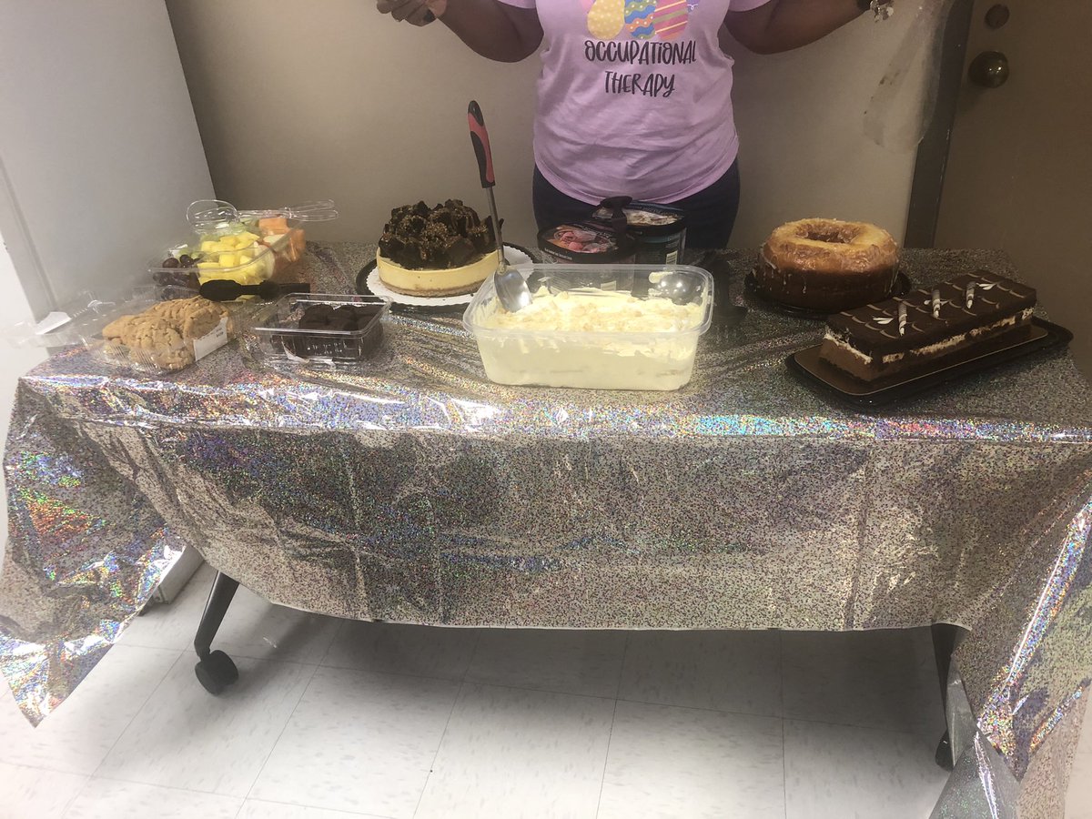 DaNishaDeal's tweet photo. #eggcellentOT #dessertsandgames https://t.co/vqH4EwZnHr
