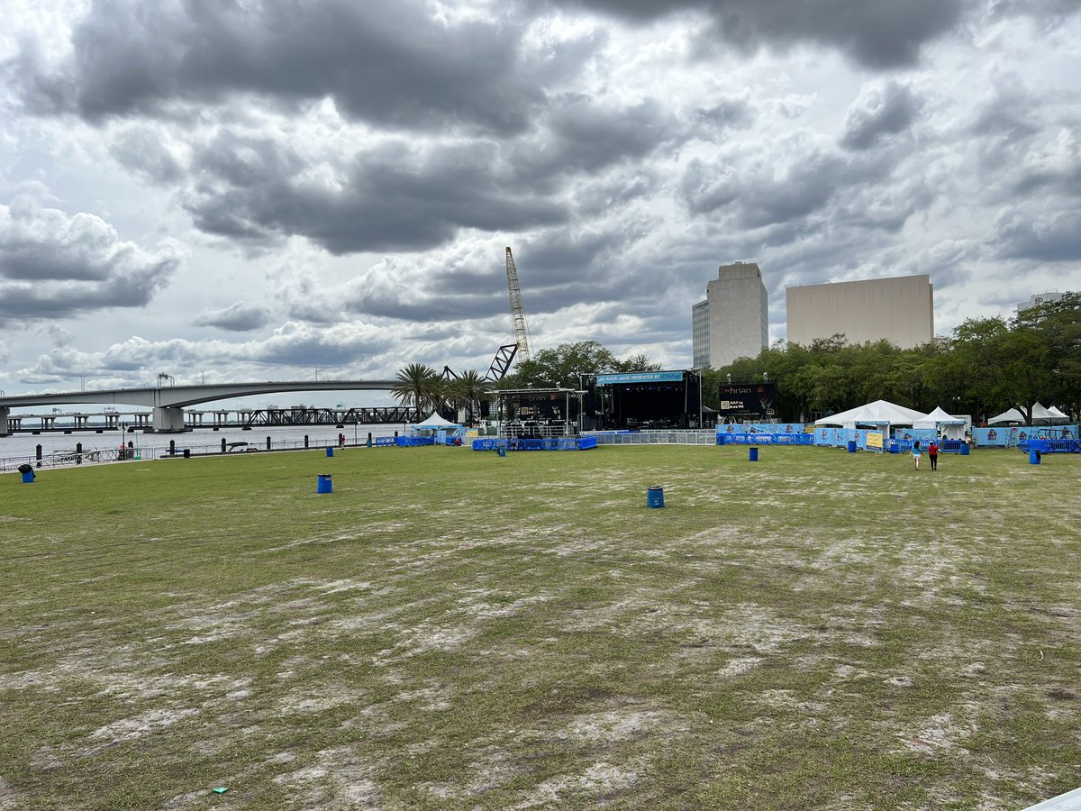 jakegordon's tweet photo. Tonight! Free! Live music on the river in #Downtown #Jacksonville #Florida, starting at 5pm! #JaxRiverJams presented by @OfficialVyStar!!! @BoyzIIMen gonna rock #DTJax!!! #embracetheriver https://t.co/5ZV8K8wMTK