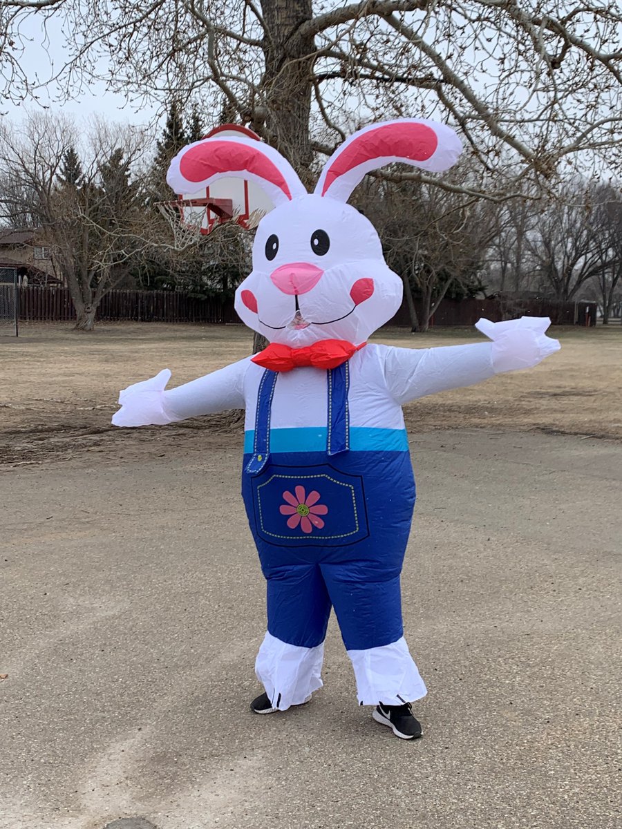 WBOelementary's tweet photo. Thank you to Mrs. Richard and all of our wonderful volunteers put putting on such a fun Easter egg hunt for our students! @WBOelementary https://t.co/cHyWtlq0BN