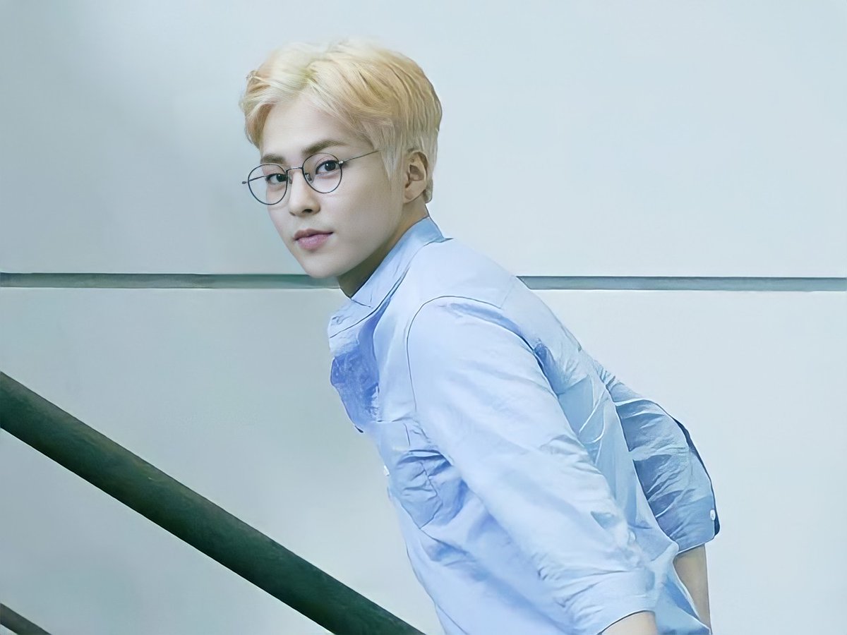 xiudetails's tweet photo. — specs ; 

#XIUMIN #시우민 #EXO https://t.co/sfQBZEAMAf