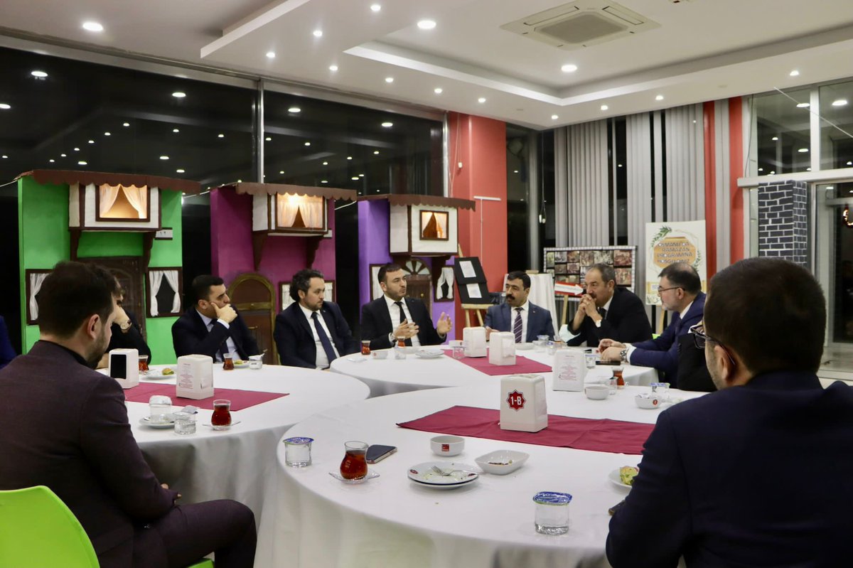 Katip Çelebi Üniversitesi Rektörü Prof. Dr. <a href="/saffetkose/">Saffet KÖSE</a> hocam, Birikim Eğitim Vakfı Yönetim Kurulu Başkan V. <a href="/mhalitkorkusuz/">Av. Dr. Mustafa Halit Korkusuz</a> ve dostlarımız ile birlikte Birikim Okulları İzmir Şube Müdürü, MÜSİAD İzmir üyemiz <a href="/fylmzTR/">Fatih Yılmaz</a>’ın ev sahipliğinde güzel bir iftar programı gerçekleştirdik.