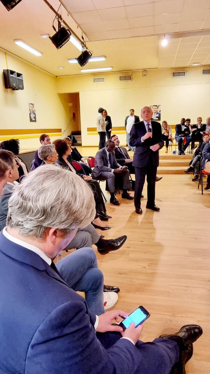 LaurentSMartin's tweet photo. Belle réunion de la majorité présidentielle ce soir à Créteil, à 10 jours du 2nd tour. L’occasion de défendre le projet porté par @EmmanuelMacron. #AvecVous

Merci à @RichardFerrand, @Elisabeth_Borne &amp; @EmmWargon, ainsi qu’au maire Laurent Cathala pour sa présence et son soutien. https://t.co/3YmmGj2kxw