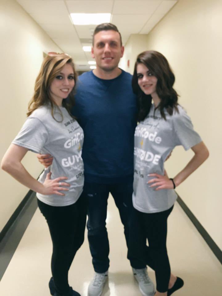 mirandalm96's tweet photo. @chrisdcomedy …. This… this is why Apple Iphones focus so much on their camera quality… especially within the last 6 years https://t.co/YZl4ekkKpY
