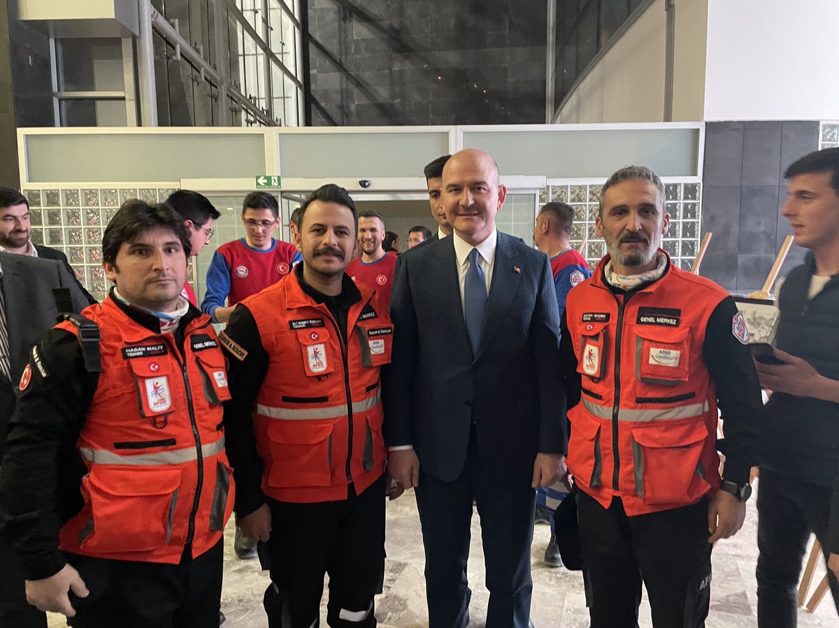 Sayın Bakanım, takdirlerinizden dolayı şahsım ve ekip arkadaşlarım adına şükranlarımı arz ediyorum. <a href="/suleymansoylu/">Süleyman Soylu</a>