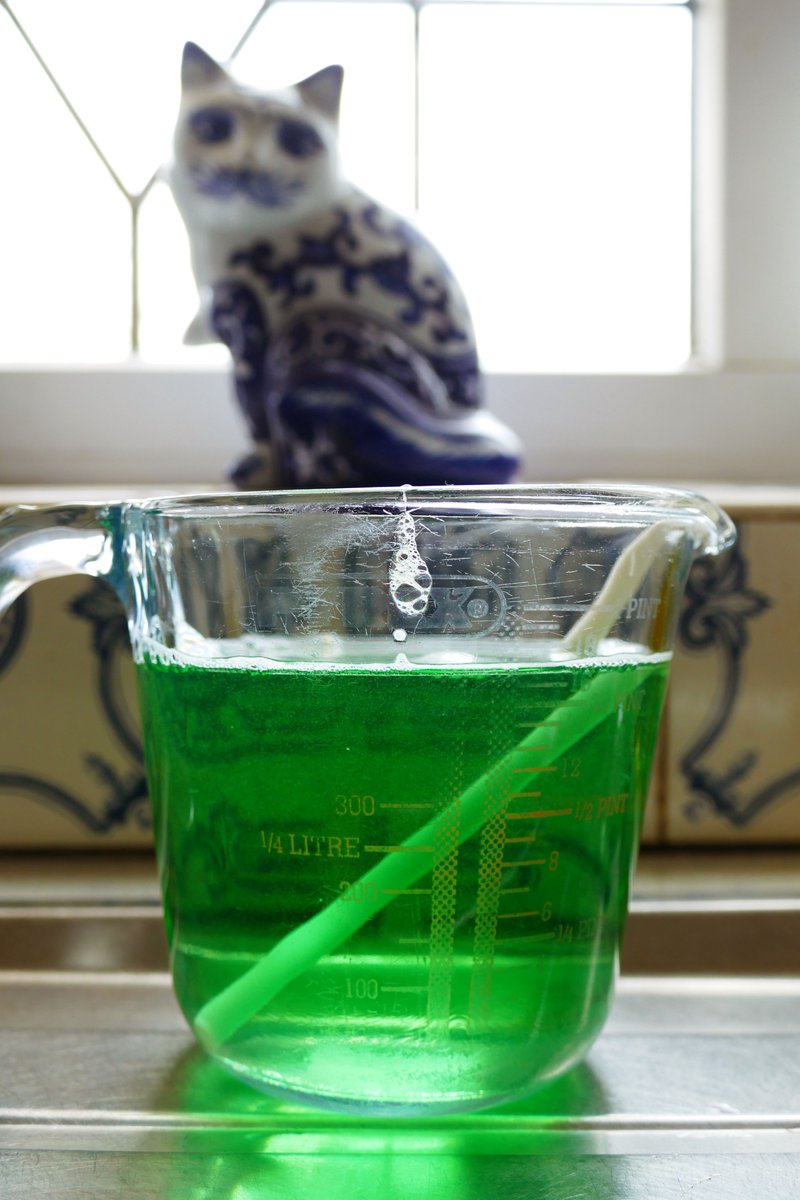 James_Akrill's tweet image. Bubble Mix @cogie_s 

1. Add good covering of original Fairy Liguid to base of Jug.

2. Top up with water to around 3 quarters full and mix.

3. Add around 4 splodges of Lyles Golden Syrup, mix again, remove froth from top of mixture.

4. If needed to freeze cool down in freezer.