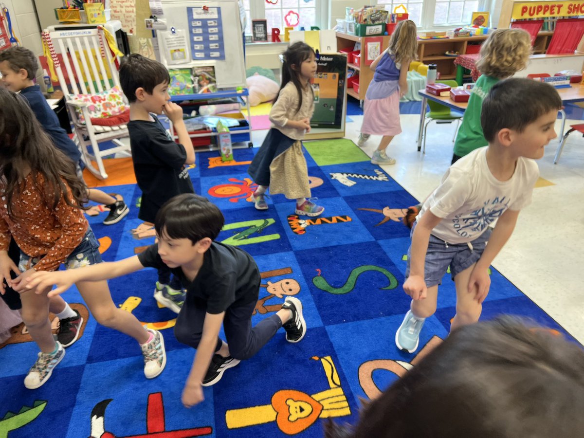 LNagyTisdale's tweet photo. Not your typical EGG HUNT…but it was pretty “egg-cellent!” 🥚💐@TisdaleSchool #MathEggHunt https://t.co/7ZzYqFxVxK