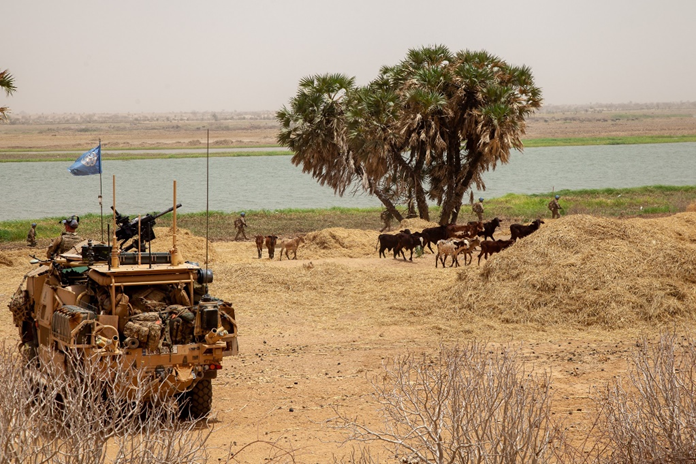 CO_QDG's tweet photo. The UK’s Long Range Reconnaissance Group patrolled along the western side of the River Niger to an inaccessible area rarely visited by @UNPeacekeeping troops. 1/9 https://t.co/efta2WwjZU